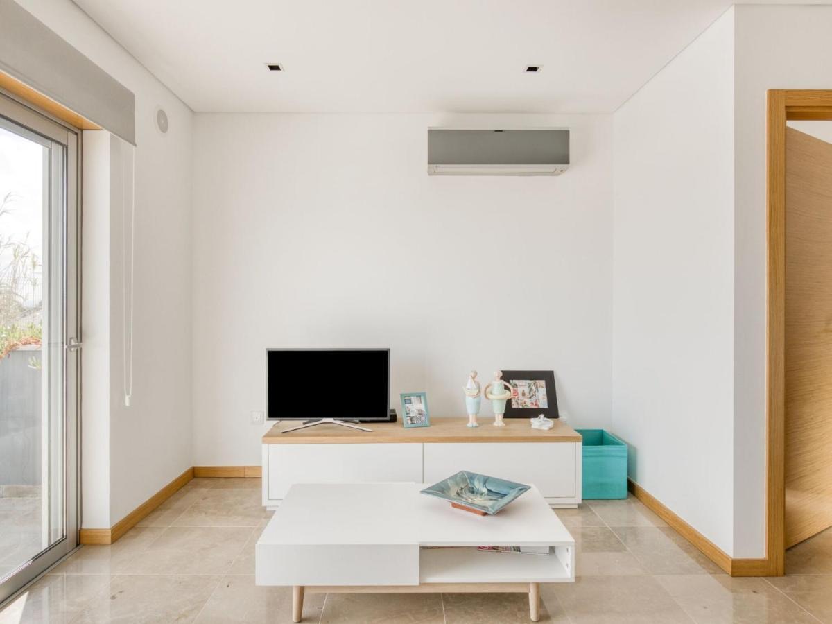 Modern Holiday Home In Salir Do Porto With Swimming Pool Salir de Porto Room photo